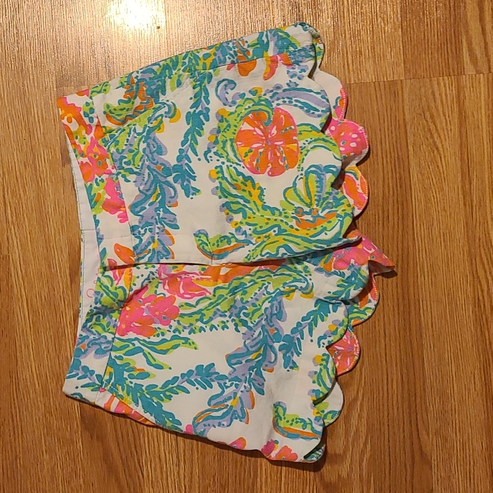Lily Pulitzer Scalloped Hem shorts